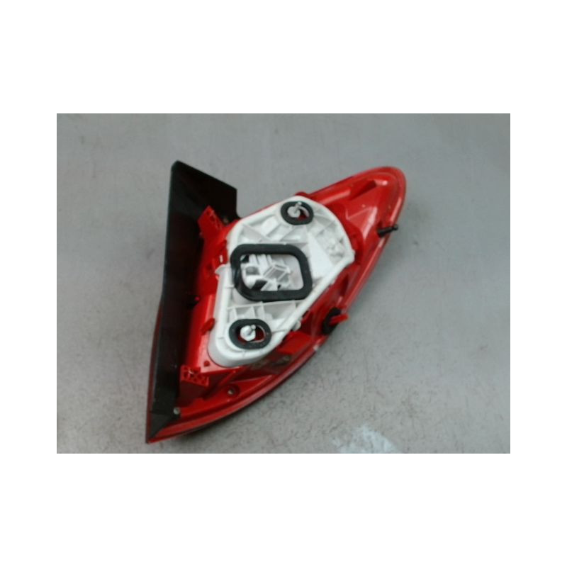 FEU ARRIERE GAUCHE  OPEL MERIVA 2006-
