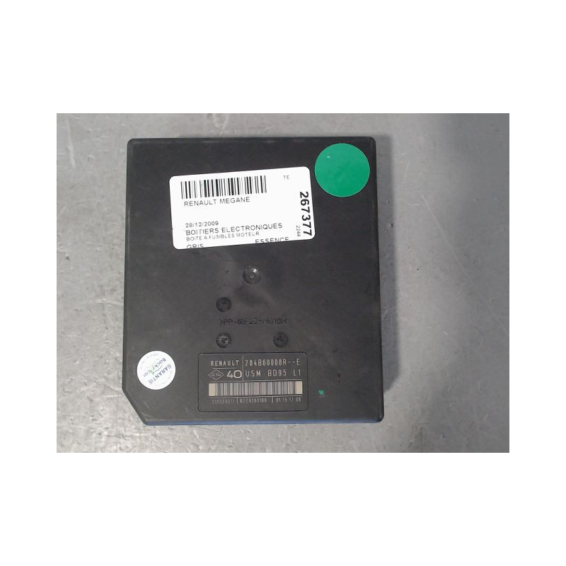 BOITE A FUSIBLES RENAULT MEGANE