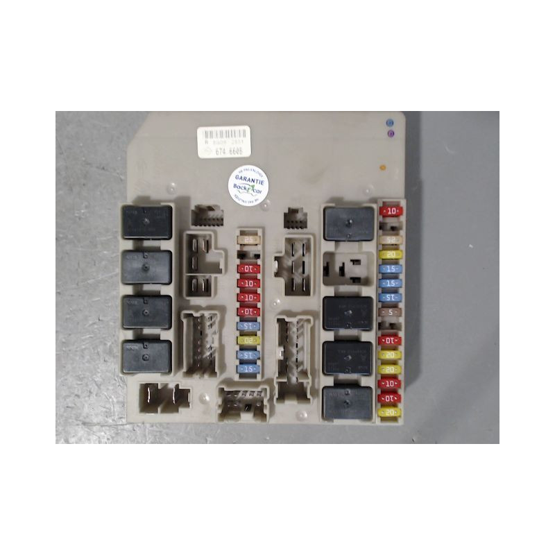 BOITE A FUSIBLES RENAULT CLIO