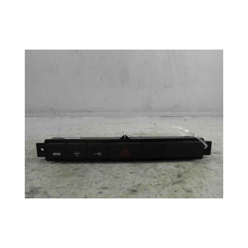 BOUTON DE WARNING FIAT GRANDE PUNTO 2005-
