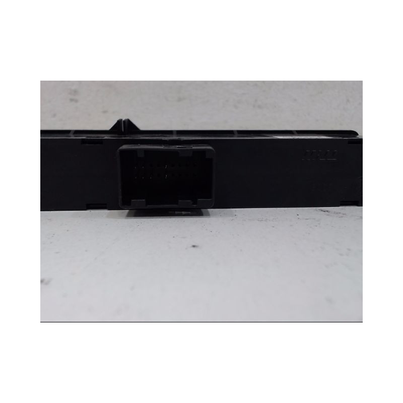 BOUTON DE WARNING FIAT GRANDE PUNTO 2005-