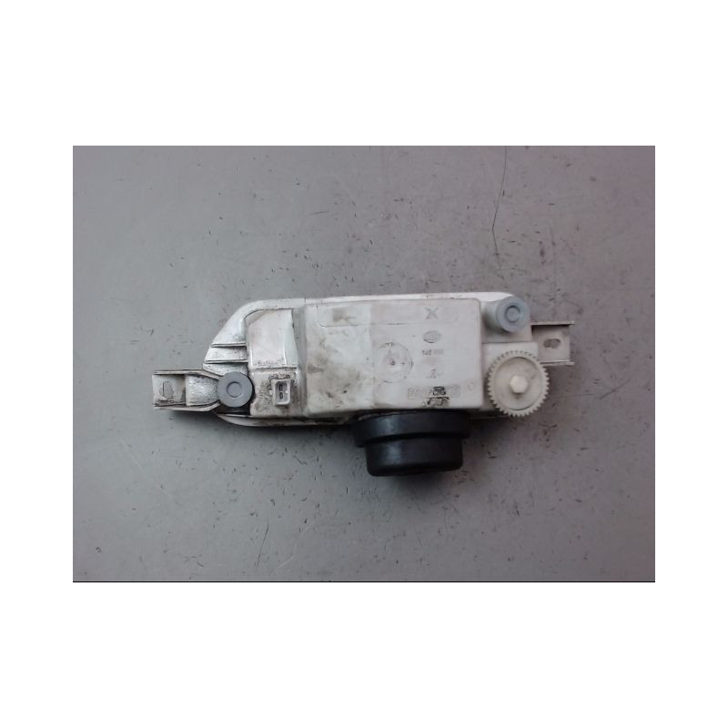 PHARE ANTIBROUILLARD AVANT DROIT FORD ESCORT 95-00