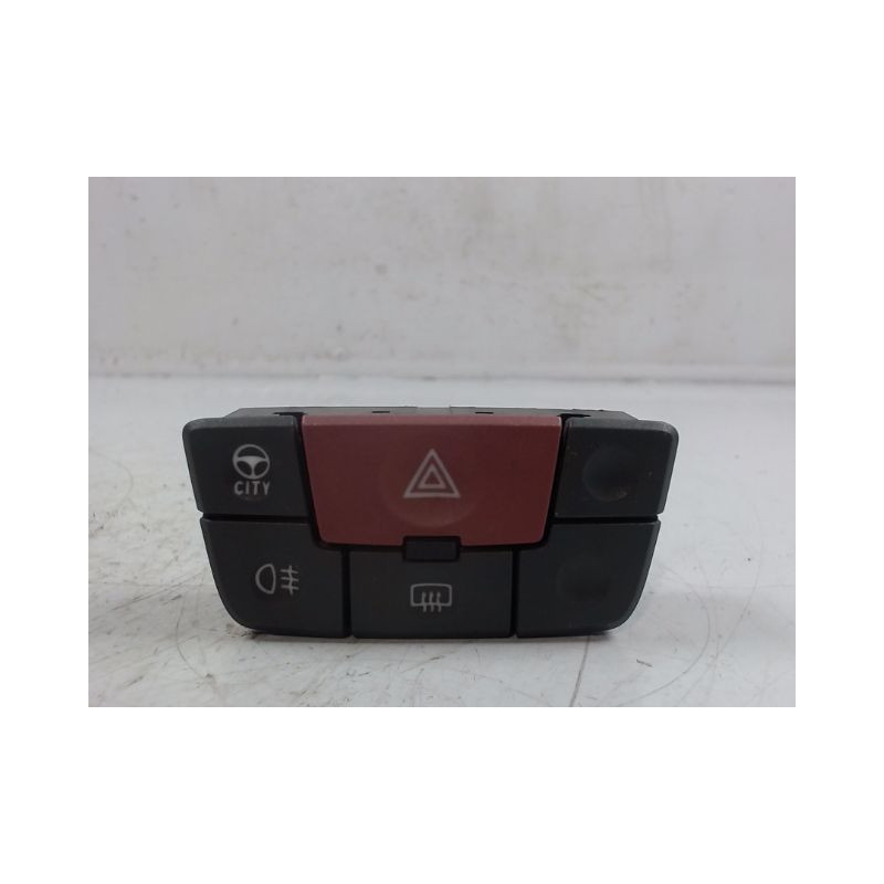 BOUTON DE WARNING FIAT PANDA