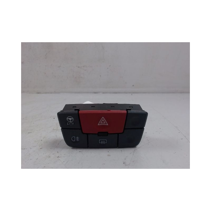 BOUTON DE WARNING FIAT PANDA 2003-