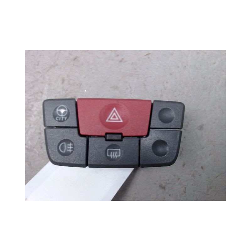 BOUTON DE WARNING FIAT PANDA 2003-