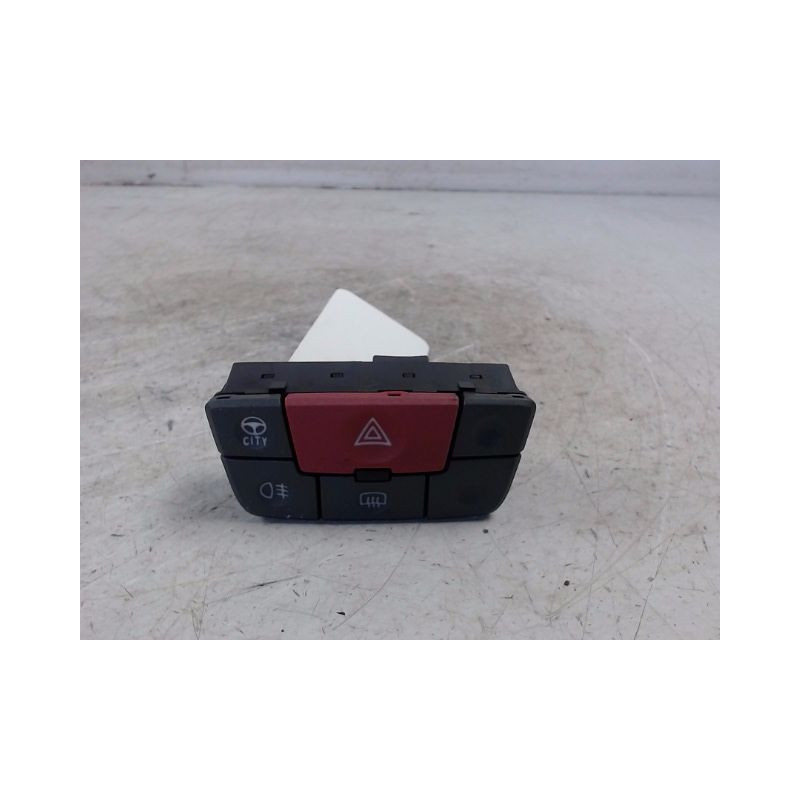 BOUTON DE WARNING FIAT PANDA 2003-