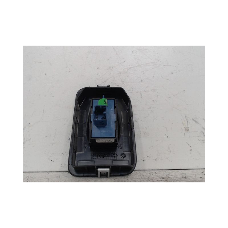 COMMANDE LEVE-GLACE PORTE AVD FIAT FIORINO