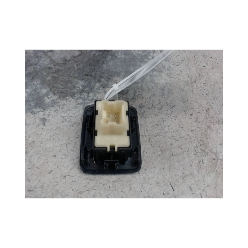 COMMANDE LEVE-GLACE PORTE ARG DACIA SANDERO 2008-