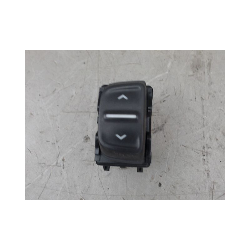 COMMANDE LEVE-GLACE PORTE AVD DACIA SANDERO