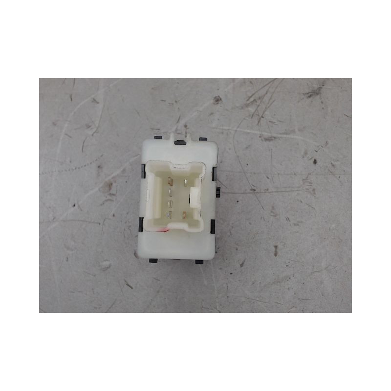 COMMANDE LEVE-GLACE PORTE AVD DACIA SANDERO