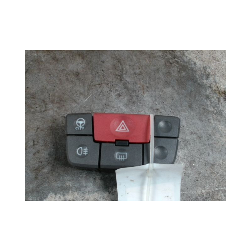 BOUTON DE WARNING FIAT PANDA 2003-