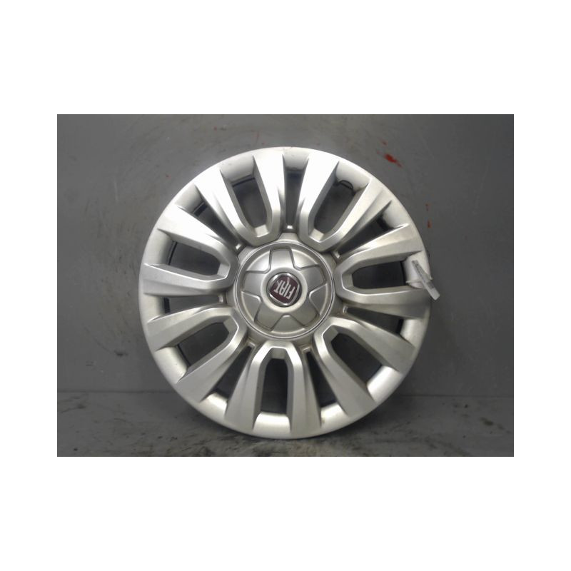 ENJOLIVEUR DE ROUE FIAT TIPO