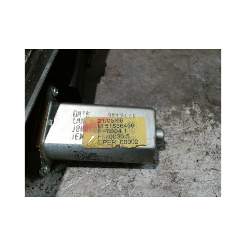 MECANISME+MOTEUR LEVE-GLACE AVANT DROIT FIAT BRAVO 2007-