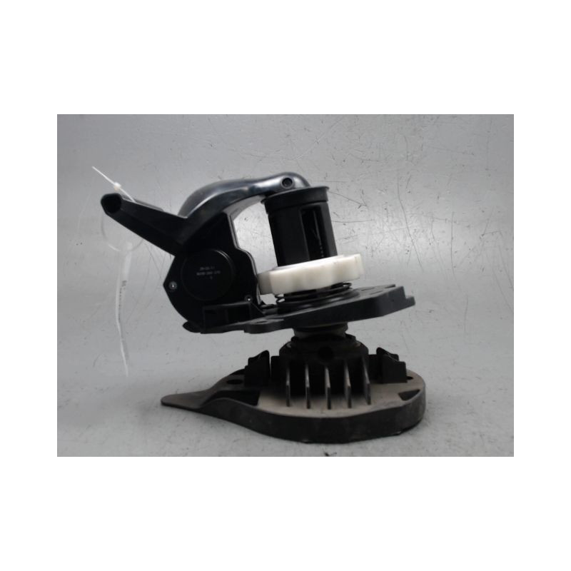 TREUIL DE ROUE DE SECOURS RENAULT CLIO III 2009-