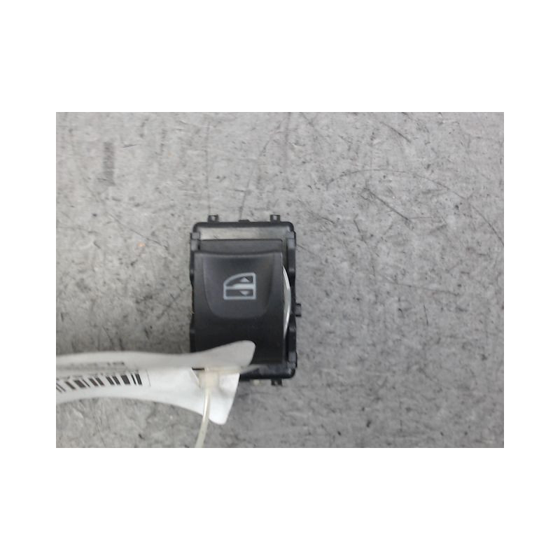 COMMANDE LEVE-GLACE PORTE ARD DACIA SANDERO