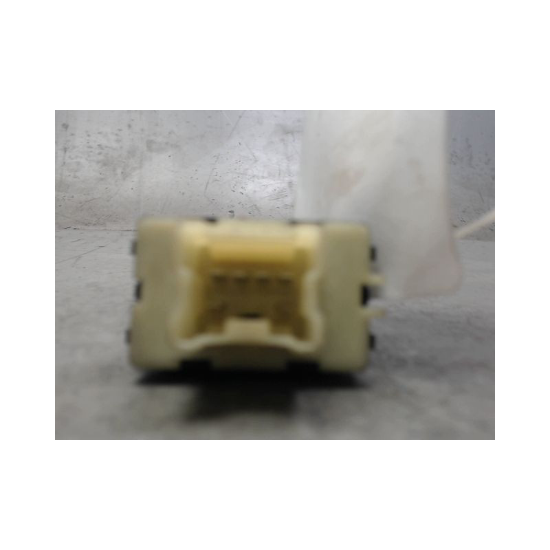 COMMANDE LEVE-GLACE PORTE ARD DACIA SANDERO
