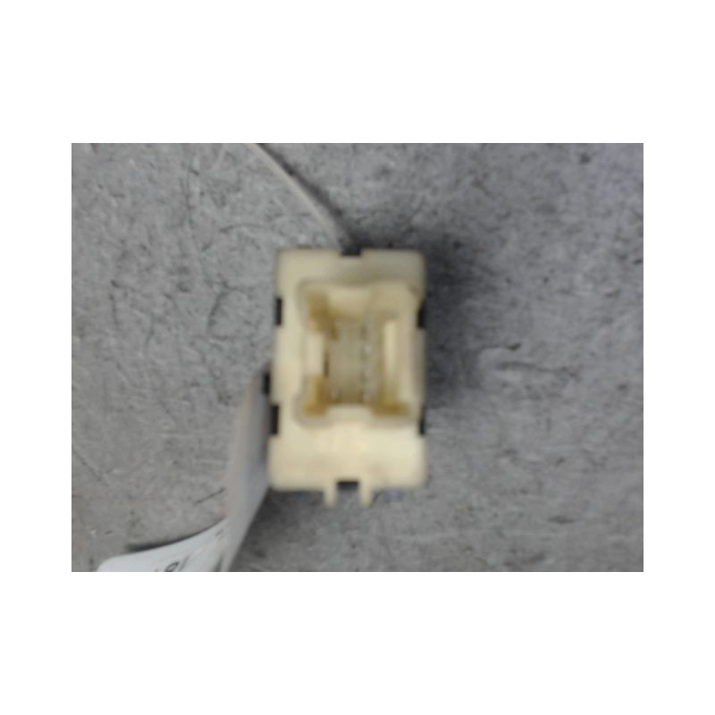 COMMANDE LEVE-GLACE PORTE ARG DACIA SANDERO
