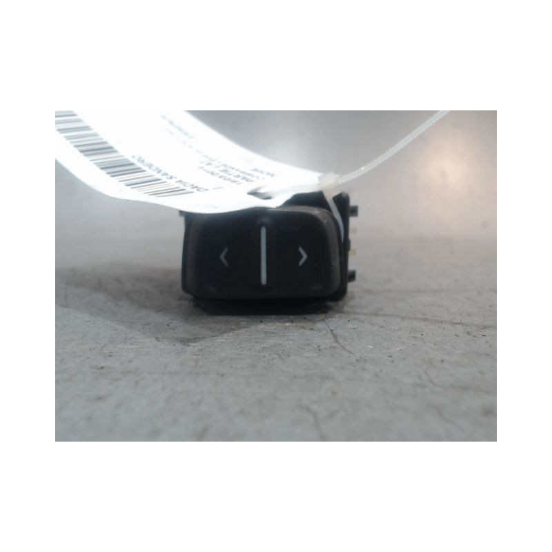 COMMANDE LEVE-GLACE PORTE AVD DACIA SANDERO