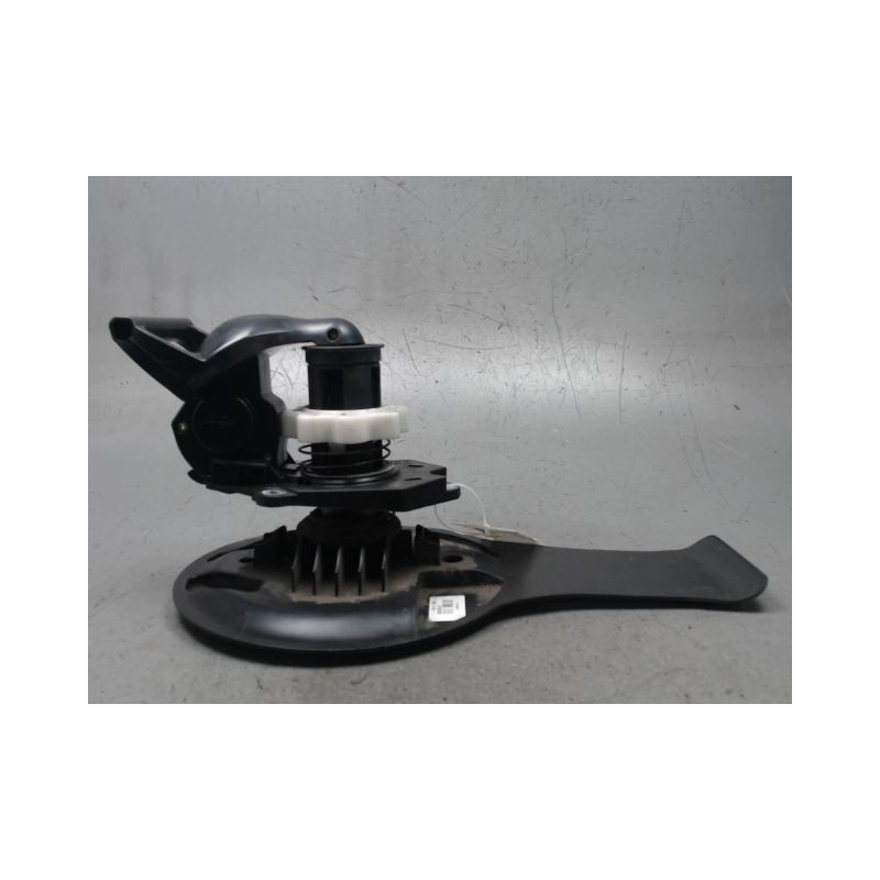 TREUIL DE ROUE DE SECOURS RENAULT CLIO III 2009-