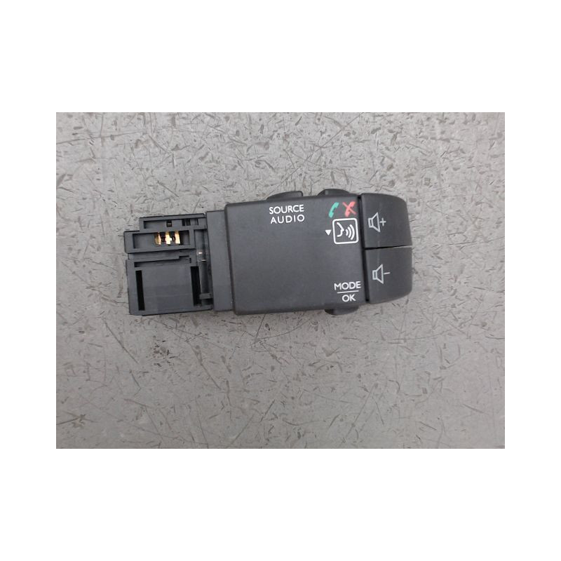 COMMANDE AUTORADIO DACIA SANDERO