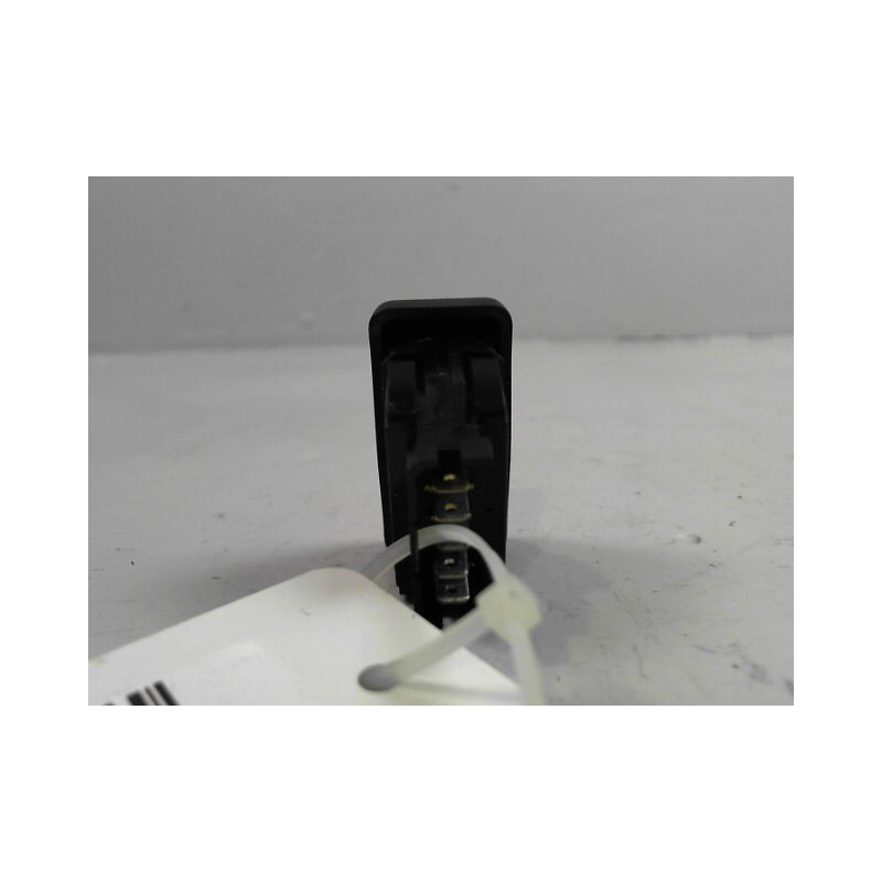 COMMANDE LEVE-GLACE PORTE AVD DACIA LOGAN -08