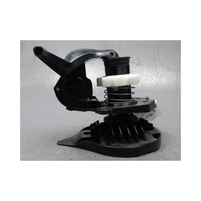 TREUIL DE ROUE DE SECOURS RENAULT CLIO III 2009-