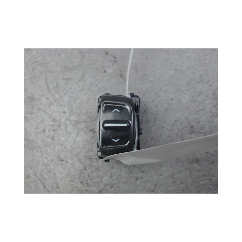 COMMANDE LEVE-GLACE PORTE AVG DACIA SANDERO