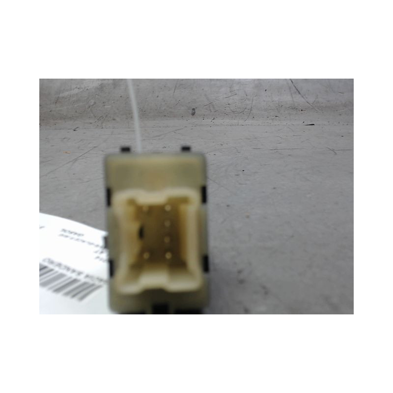 COMMANDE LEVE-GLACE PORTE AVG DACIA SANDERO