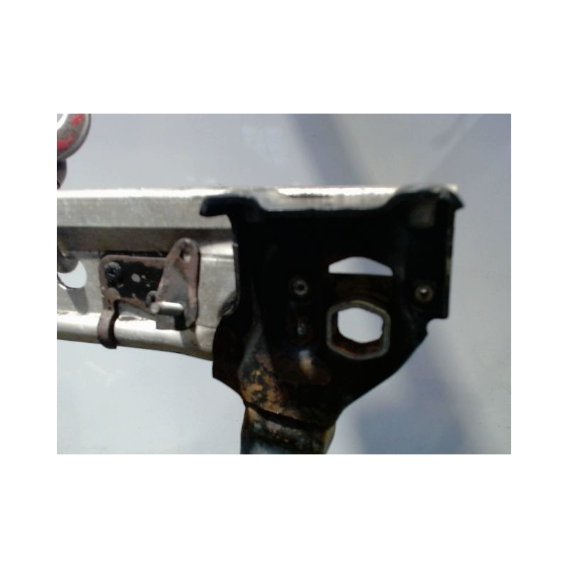 TRAVERSE INFERIEURE ARMATURE AVANT RENAULT MEGANE III CPE -08
