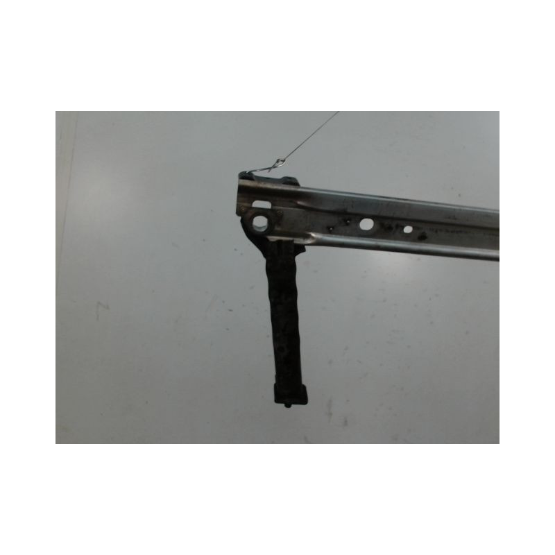 TRAVERSE INFERIEURE ARMATURE AVANT RENAULT MEGANE