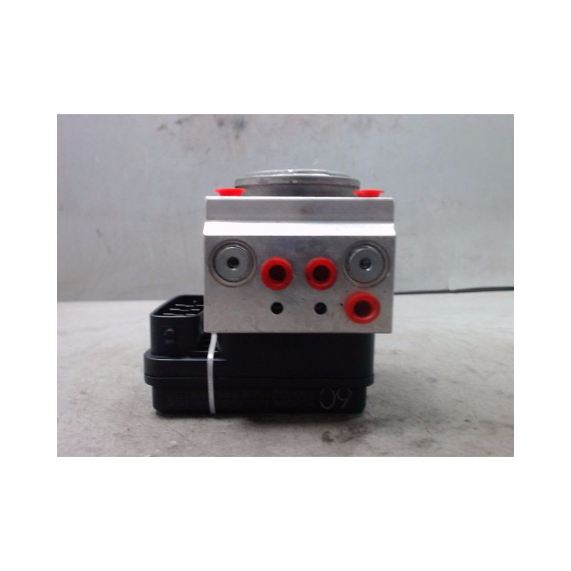 UNITE HYDRAULIQUE ABS TOYOTA HILUX  X-TRA CABINE