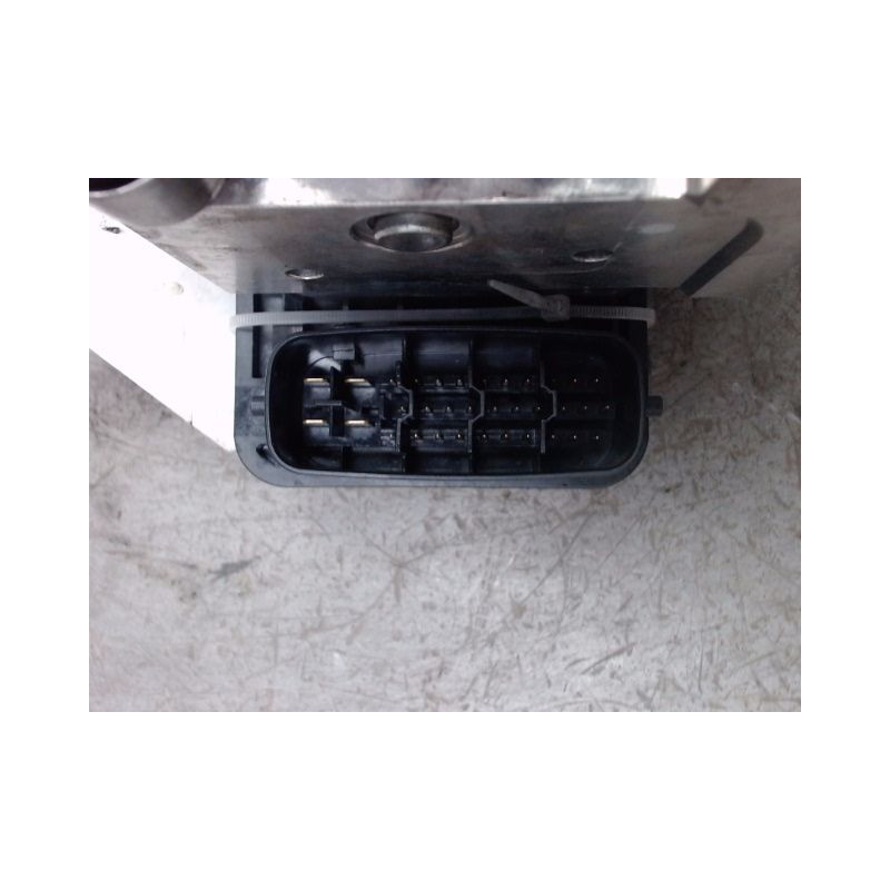 UNITE HYDRAULIQUE ABS TOYOTA HILUX  X-TRA CABINE