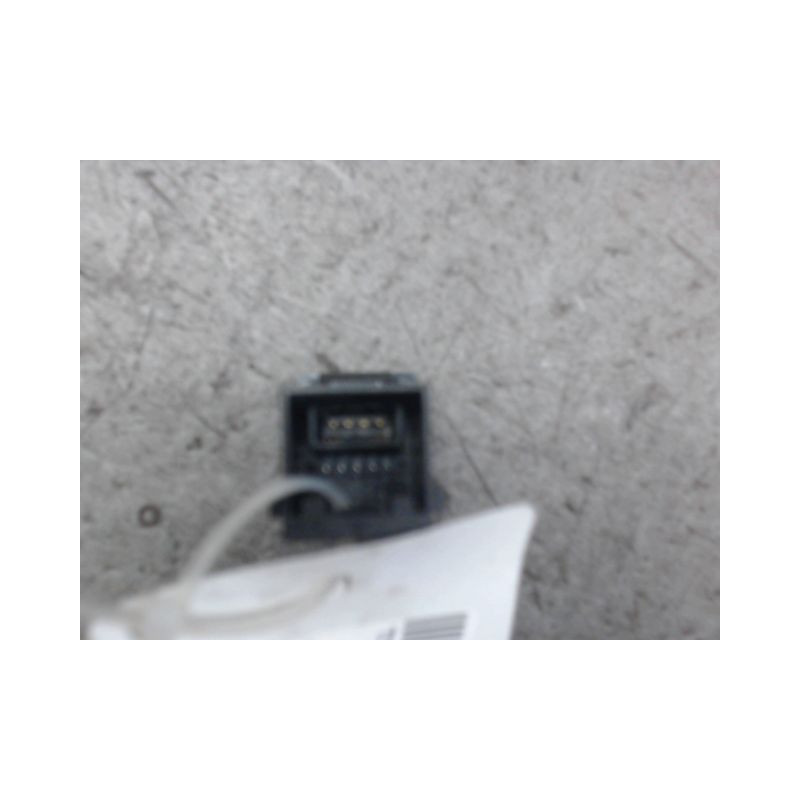 PORT USB/AUX TOYOTA YARIS