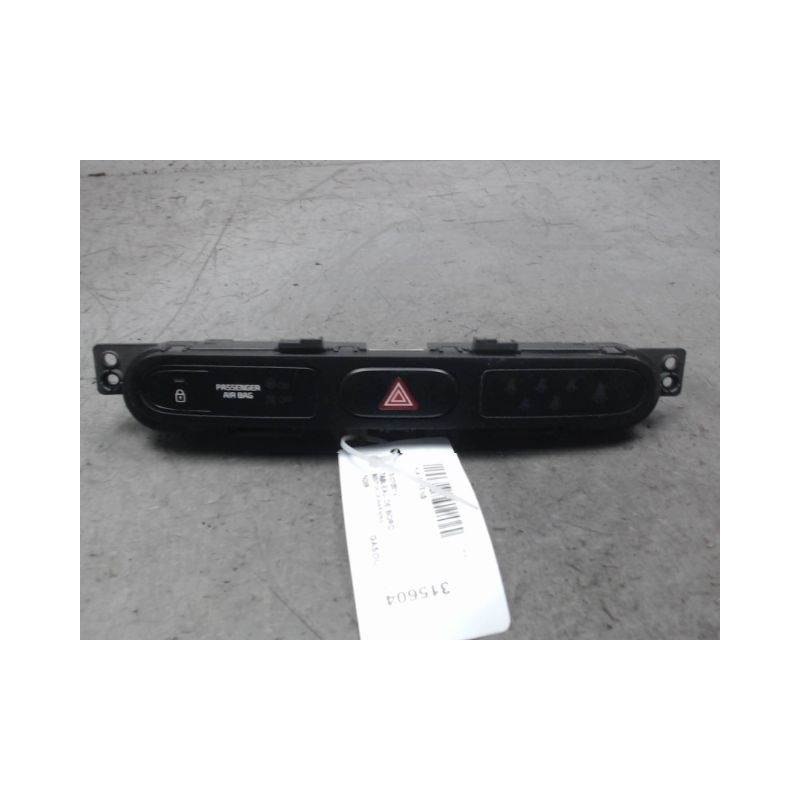 BOUTON DE WARNING KIA CARENS