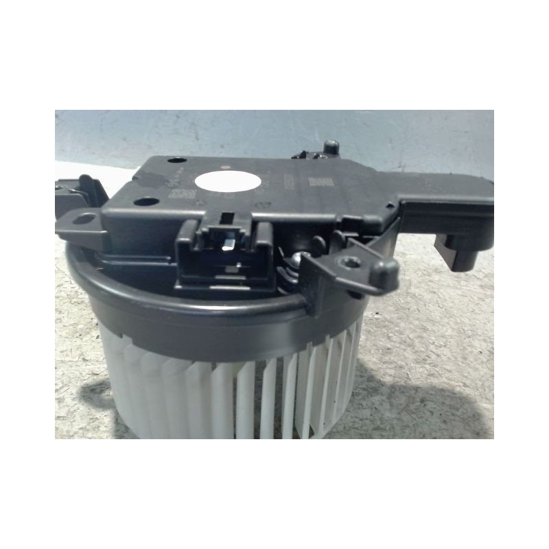 MOTEUR VENTILATEUR CHAUFFAGE TOYOTA YARIS CRO