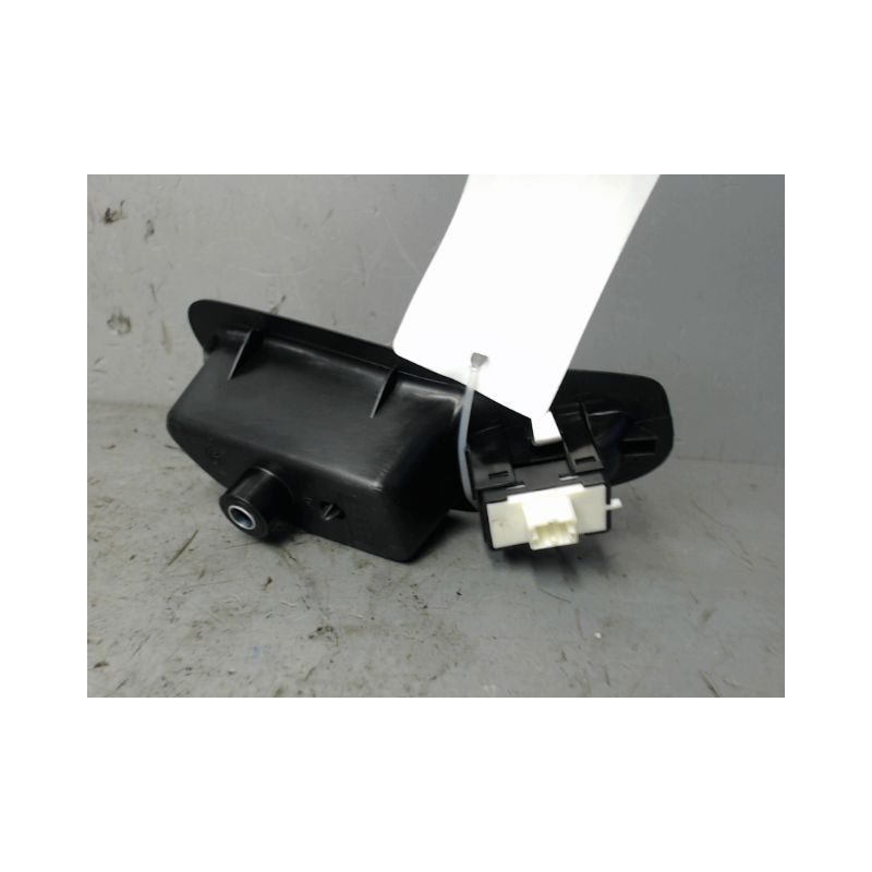 COMMANDE LEVE-GLACE PORTE ARD FIAT 500X