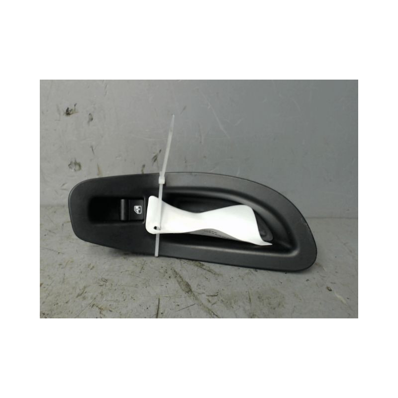 COMMANDE LEVE-GLACE PORTE ARG FIAT 500X