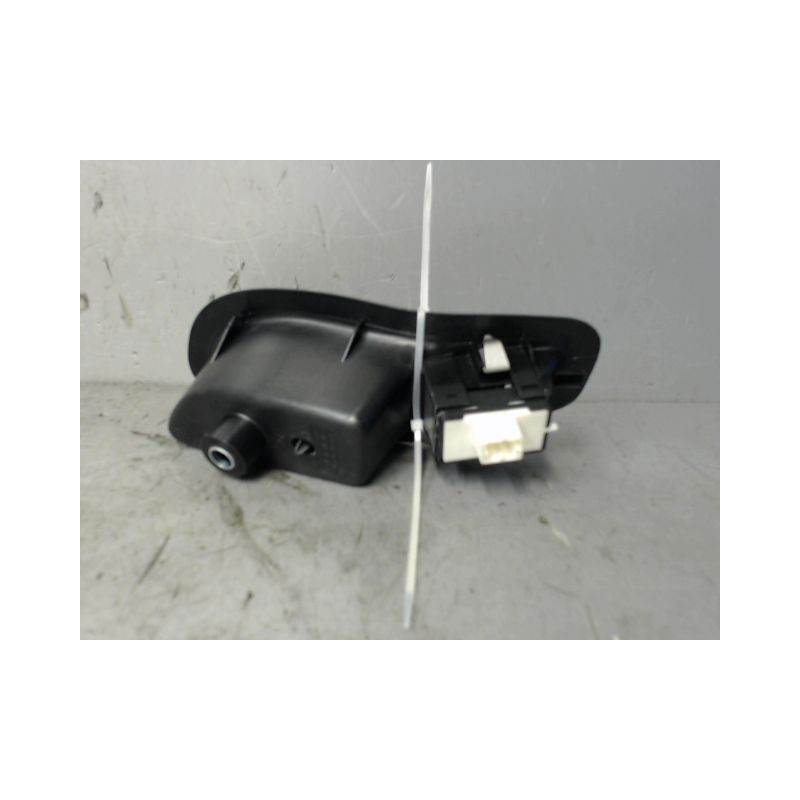COMMANDE LEVE-GLACE PORTE ARG FIAT 500X