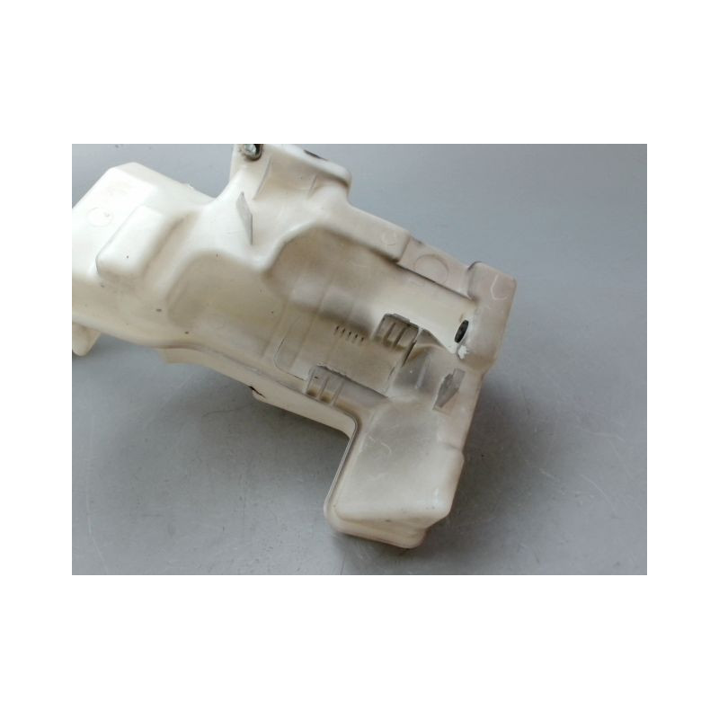 RESERVOIR LAVE-GLACE AVANT VOLKSWAGEN JETTA 2005-