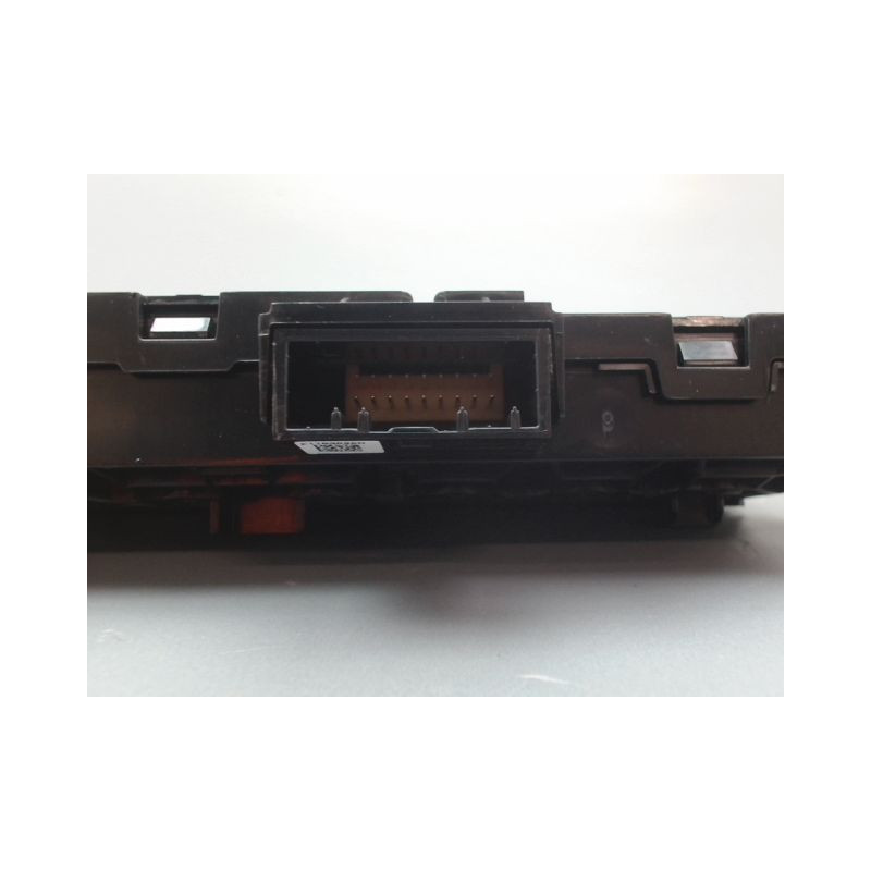 BOUTON DE WARNING RENAULT CLIO