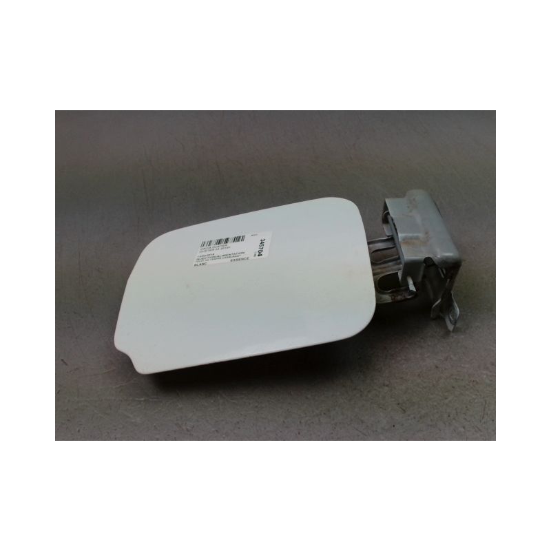 VOLET DE TRAPPE CARBURANT DACIA DUSTER 2010-