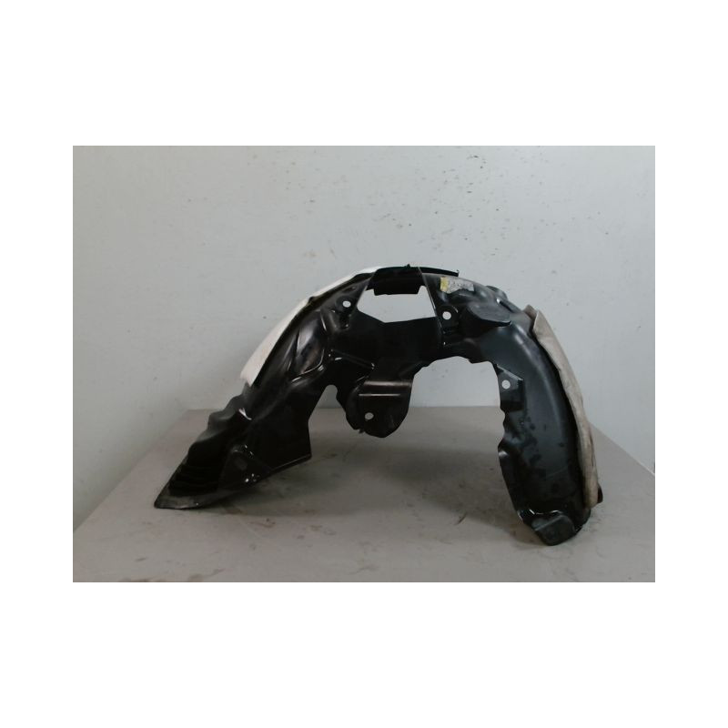 PARE-BOUE AVANT GAUCHE RENAULT MEGANE