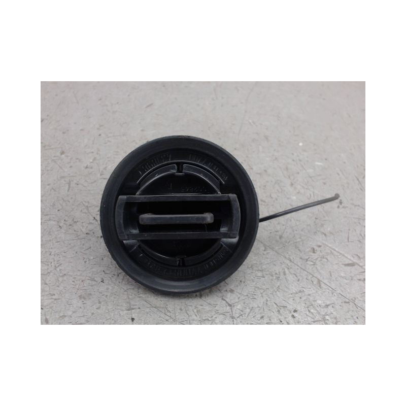 BOUCHON RESERVOIR A CARBURANT RENAULT CLIO
