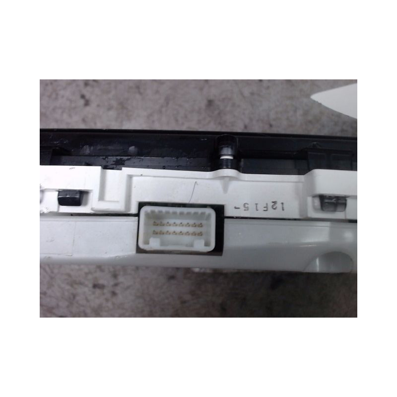 BLOC COMPTEURS TOYOTA COROLLA 2004-