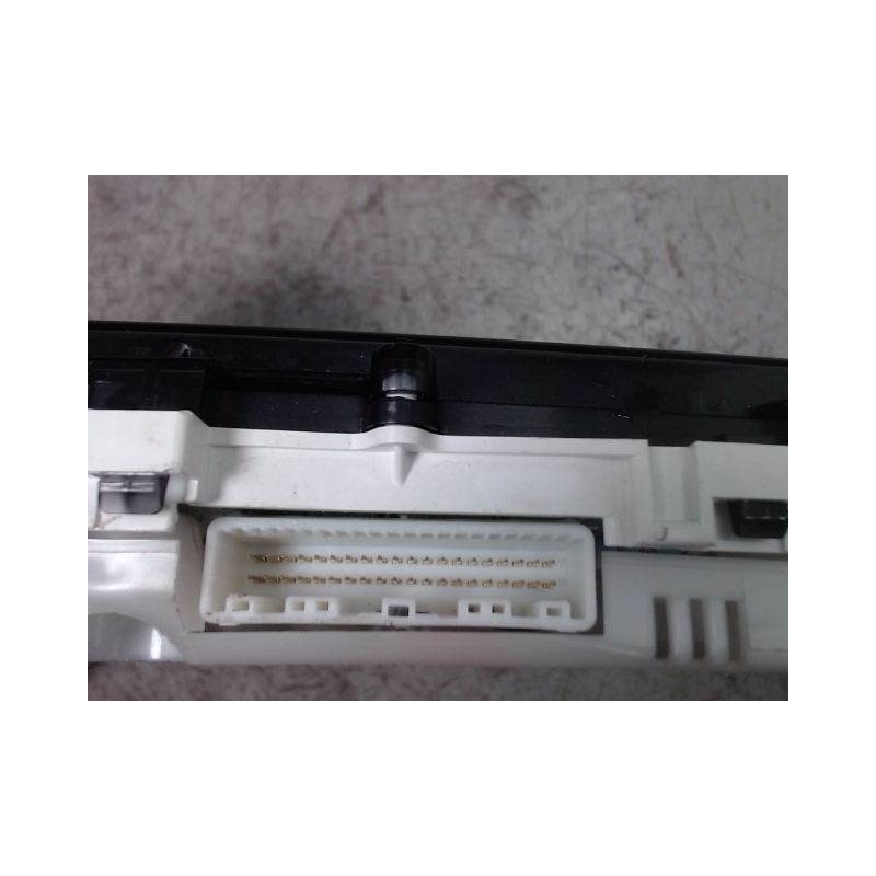 BLOC COMPTEURS TOYOTA COROLLA 2004-