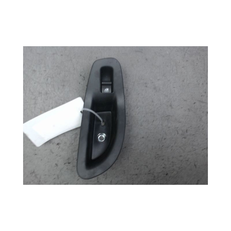 COMMANDE LEVE-GLACE PORTE ARG FIAT 500X