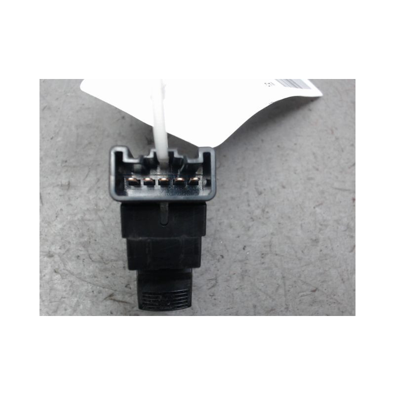 COMMANDE LEVE-GLACE PORTE AVD SUZUKI SWIFT 3P