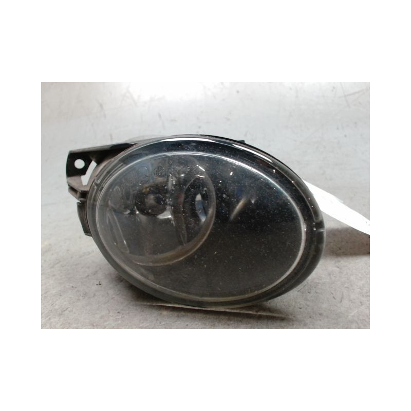 PHARE ANTIBROUILLARD AVANT DROIT VOLKSWAGEN PASSAT SW 2005-