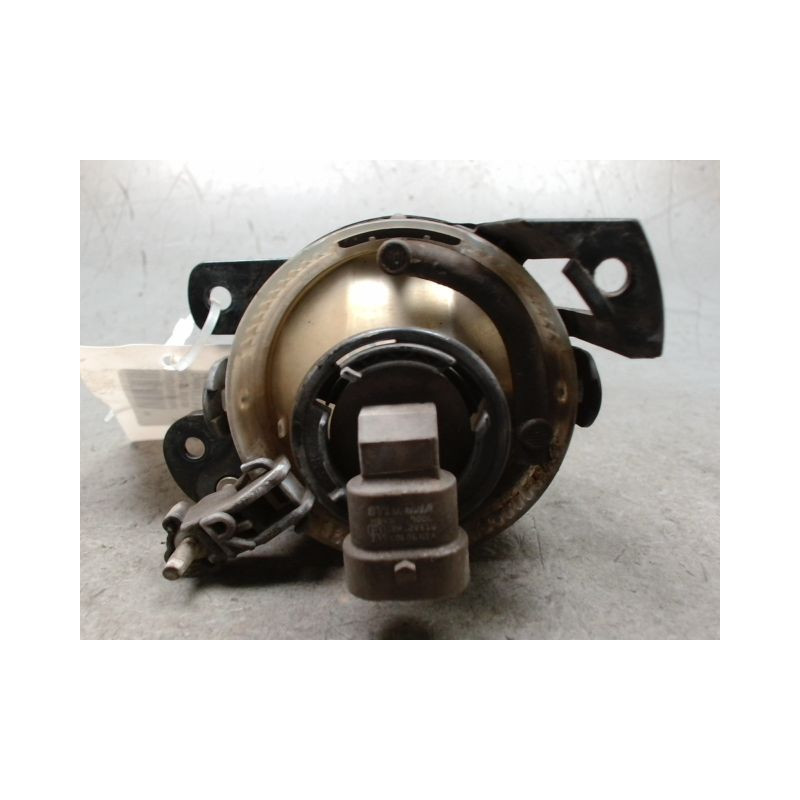 PHARE ANTIBROUILLARD AVANT DROIT VOLKSWAGEN PASSAT SW 2005-
