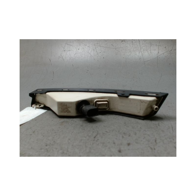 CLIGNOTANT DROIT VOLKSWAGEN PASSAT 2005-